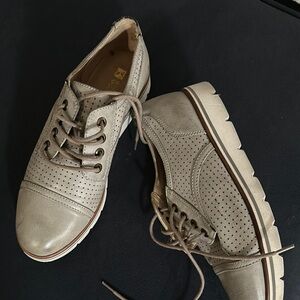 White Mountain Taupe Flats & Loafers